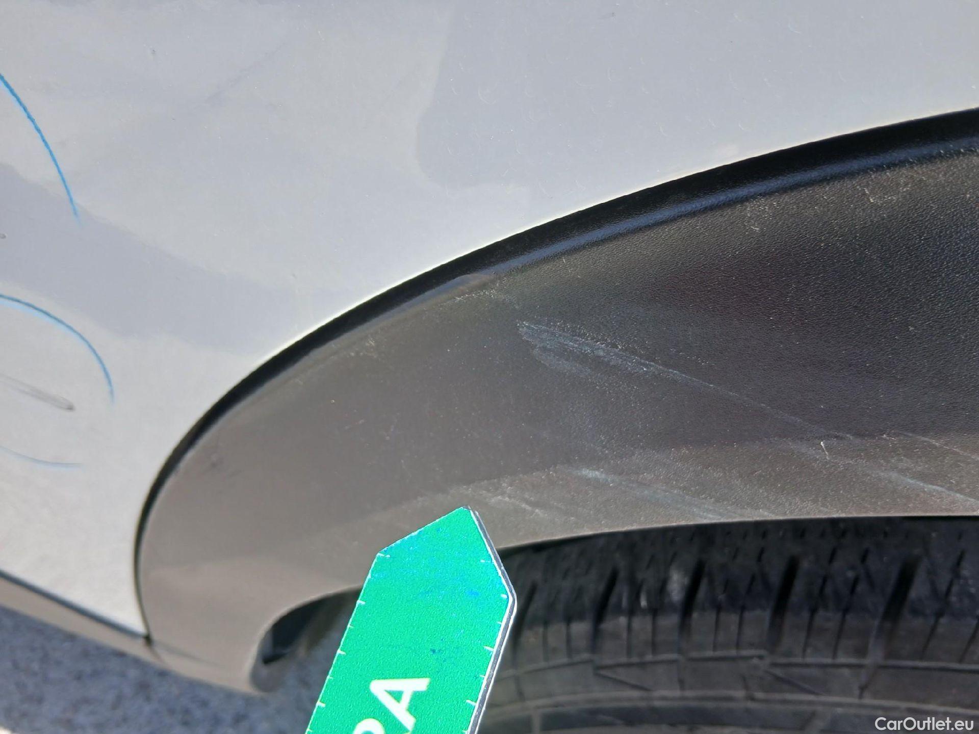  Peugeot  2008 PEUGEOT  / 2019 / 5P / todoterreno Active BlueHDI 81kW (110CV) #23