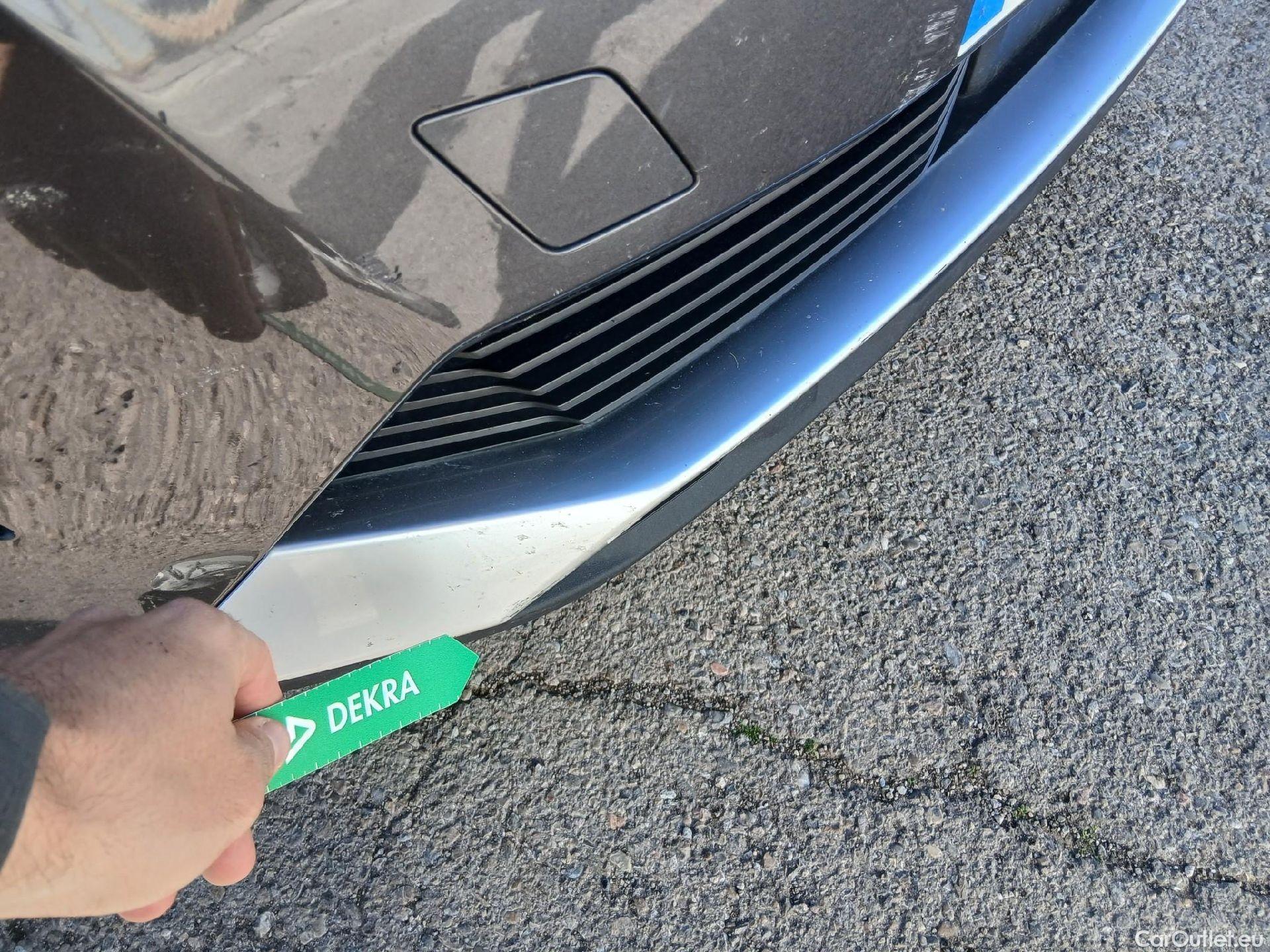  Peugeot  3008 PEUGEOT  Hybrid / 2020 / 5P / todoterreno 225 e-EAT8 Allure (AC2) #4