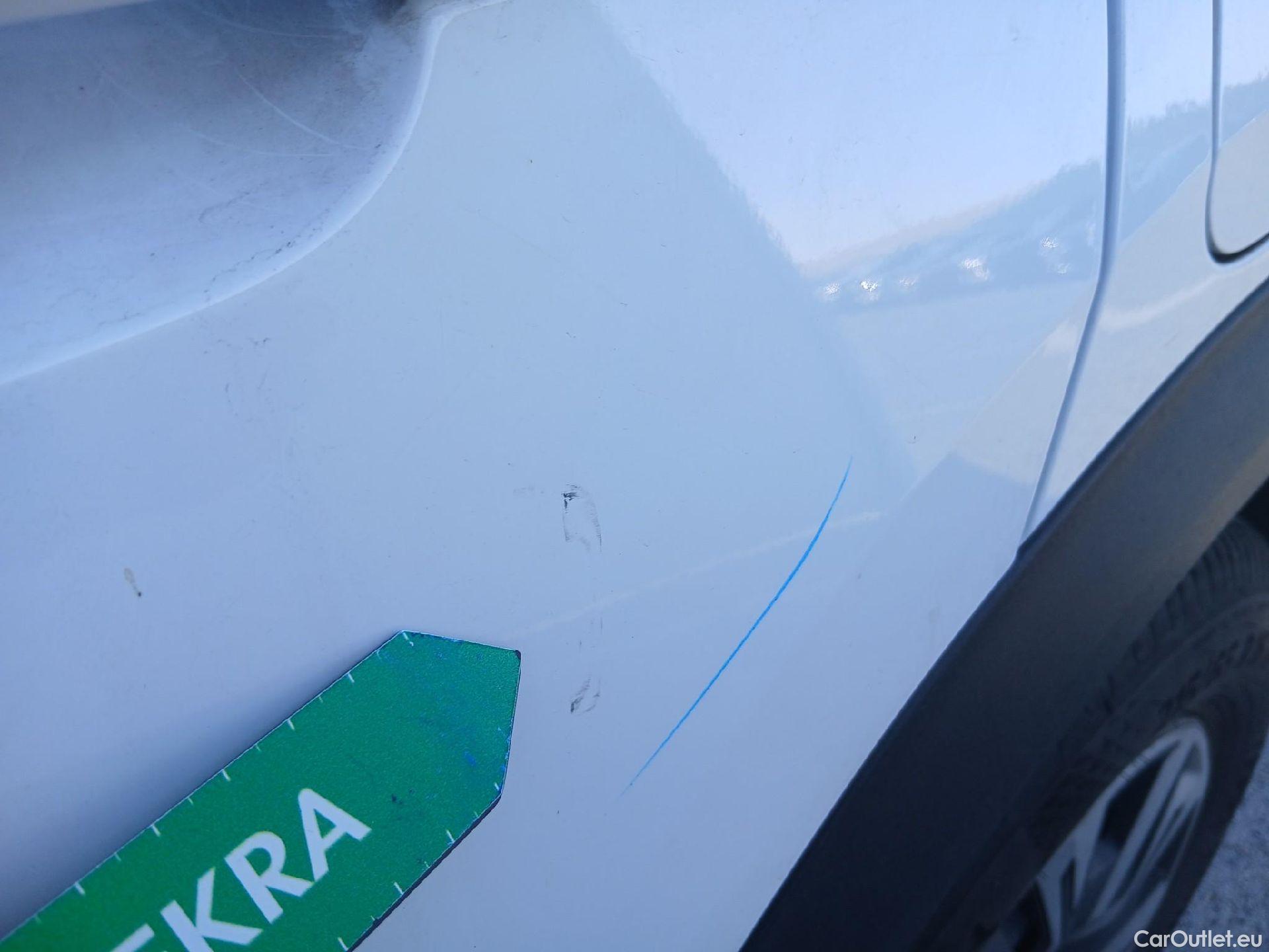  Peugeot  2008 PEUGEOT  / 2019 / 5P / todoterreno Active BlueHDI 81kW (110CV) #16