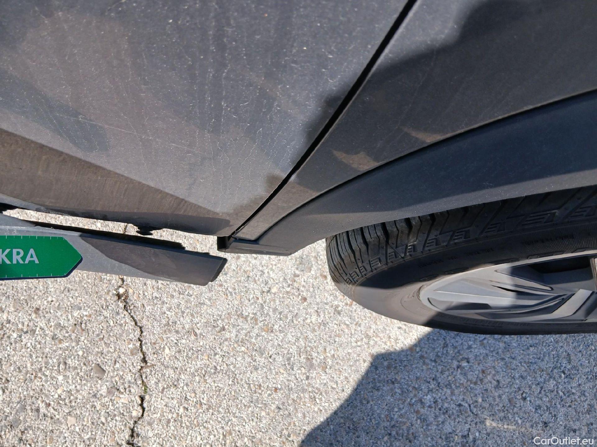  Peugeot  2008 PEUGEOT  / 2019 / 5P / todoterreno Active BlueHDI 81kW (110CV) #34