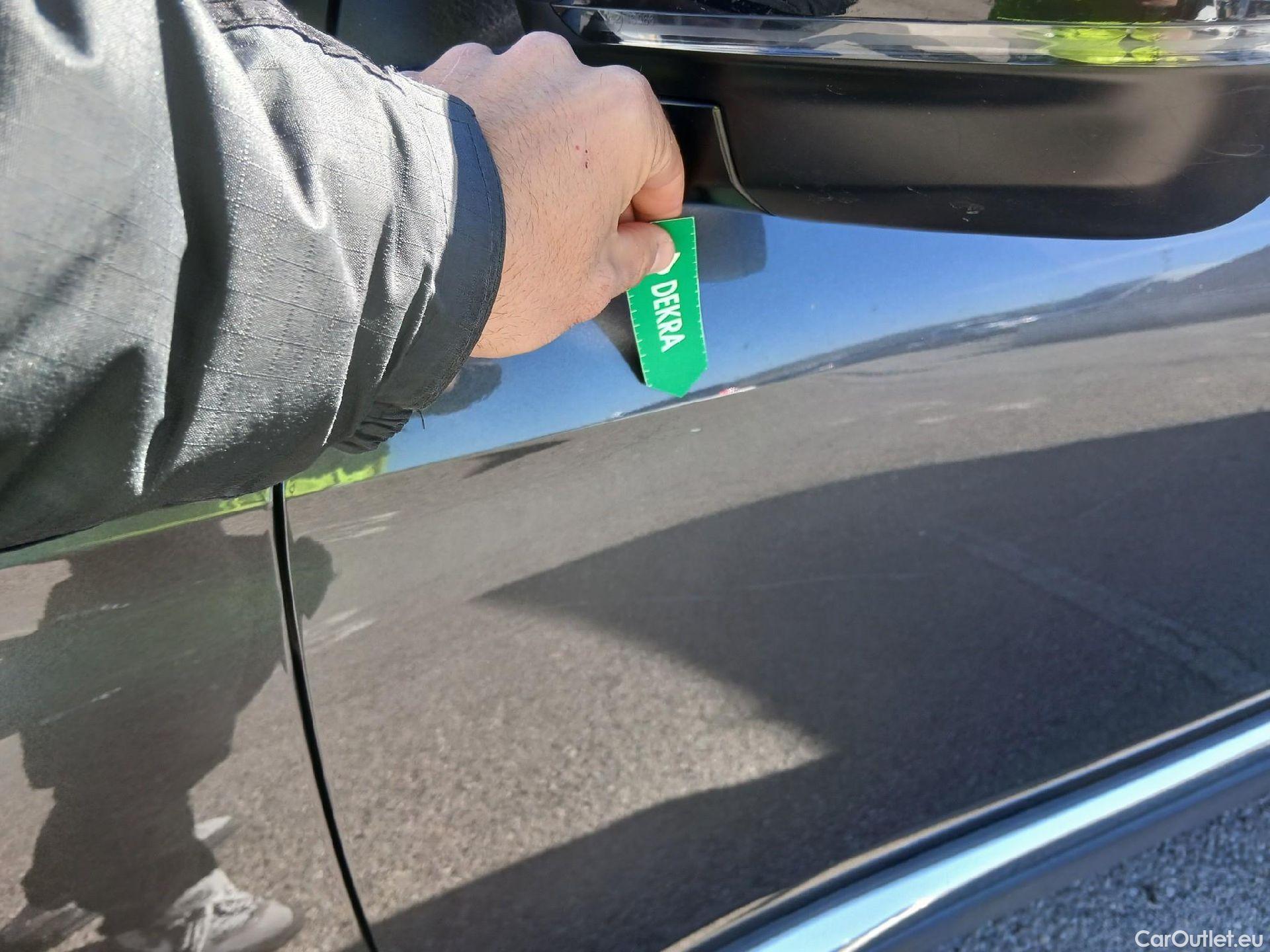  Peugeot  3008 PEUGEOT  Hybrid / 2020 / 5P / todoterreno 225 e-EAT8 Allure (AC2) #10