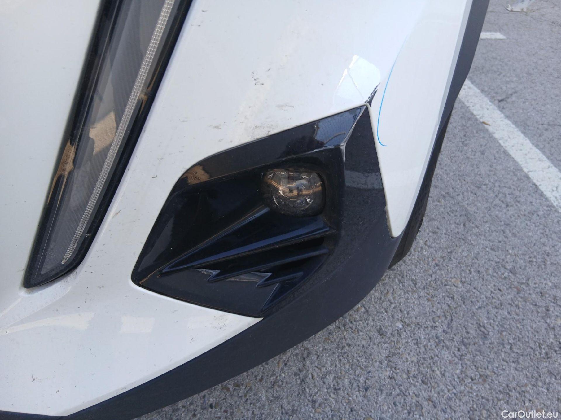  Peugeot  2008 PEUGEOT  / 2019 / 5P / todoterreno Active BlueHDI 81kW (110CV) #4