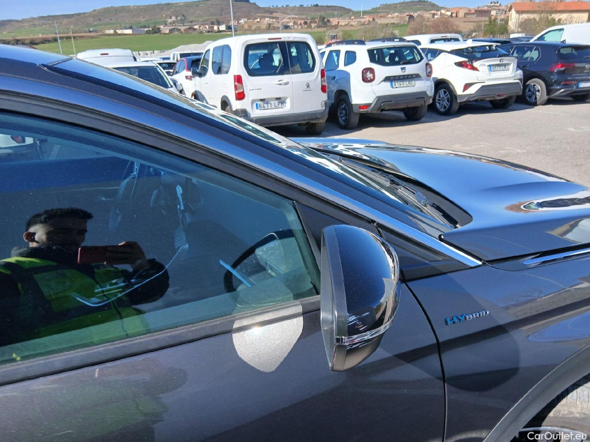  Peugeot  3008 PEUGEOT  Hybrid / 2020 / 5P / todoterreno 225 e-EAT8 Allure (AC2) #32