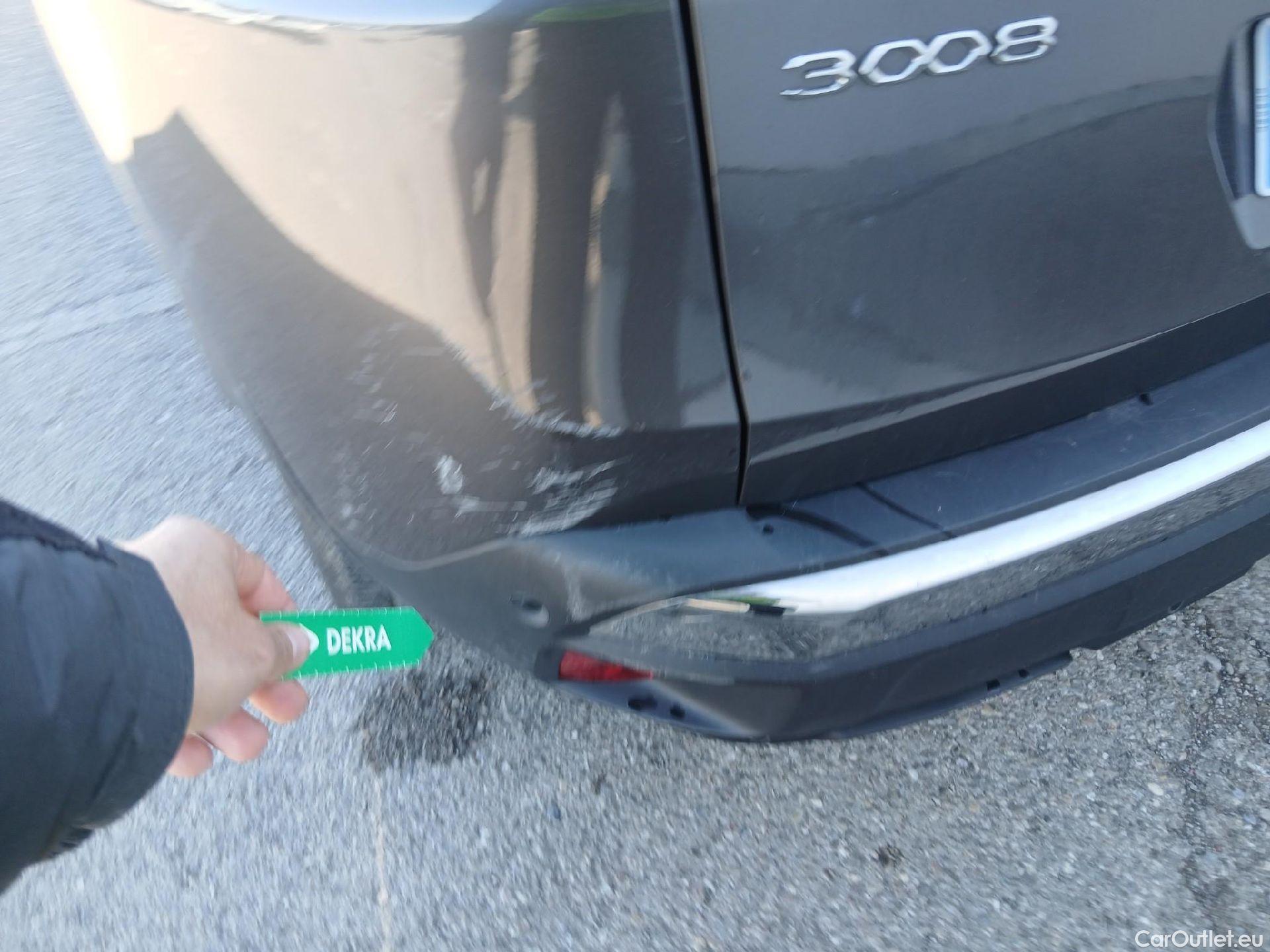  Peugeot  3008 PEUGEOT  Hybrid / 2020 / 5P / todoterreno 225 e-EAT8 Allure (AC2) #17