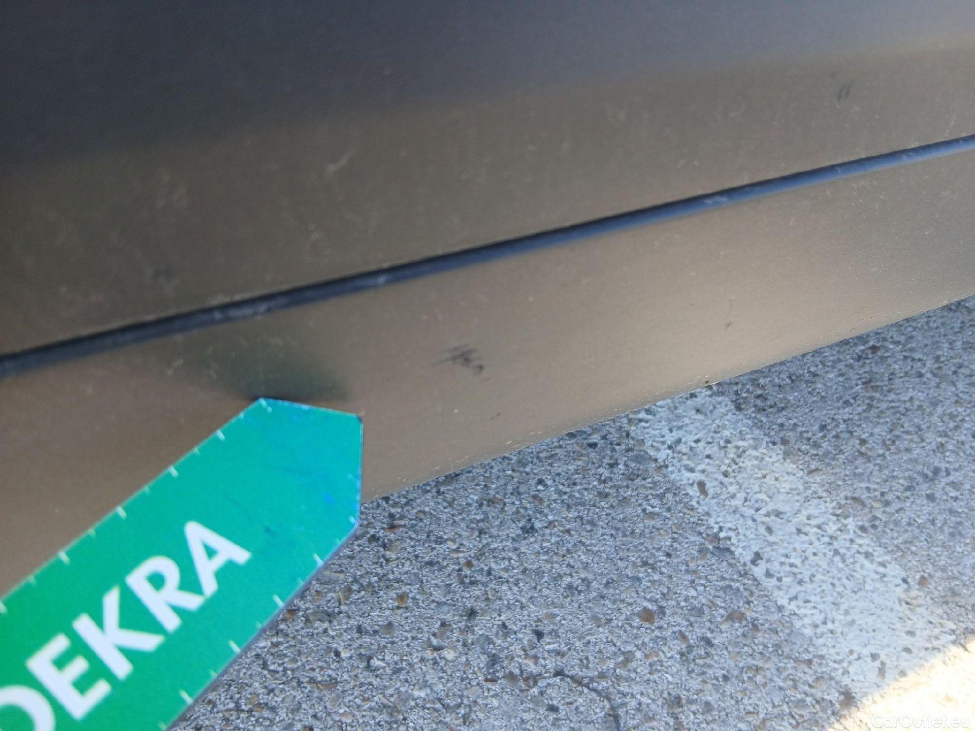  Peugeot  2008 PEUGEOT  / 2019 / 5P / todoterreno Active BlueHDI 81kW (110CV) #35