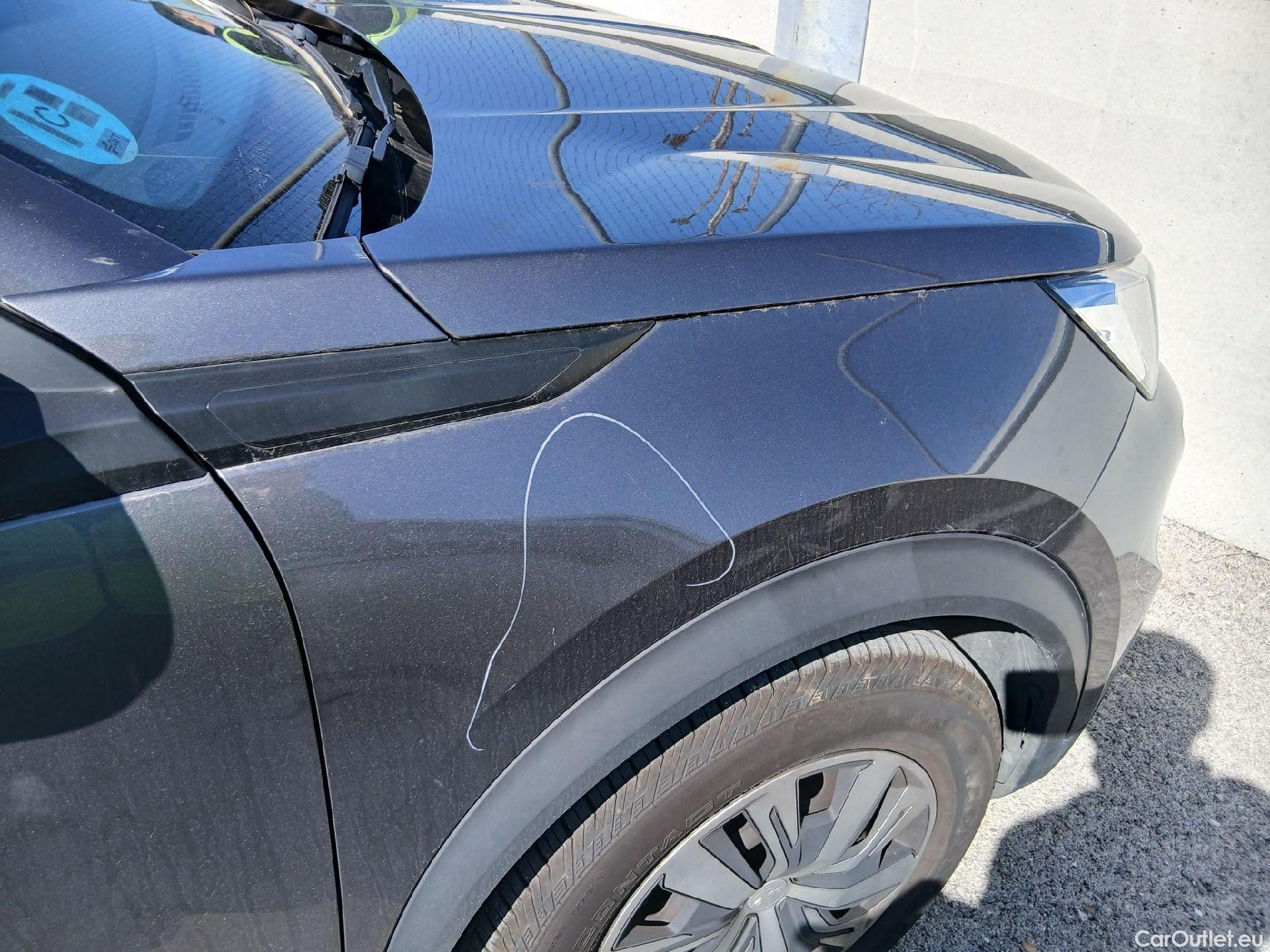  Peugeot  2008 PEUGEOT  / 2019 / 5P / todoterreno Active BlueHDI 81kW (110CV) #36