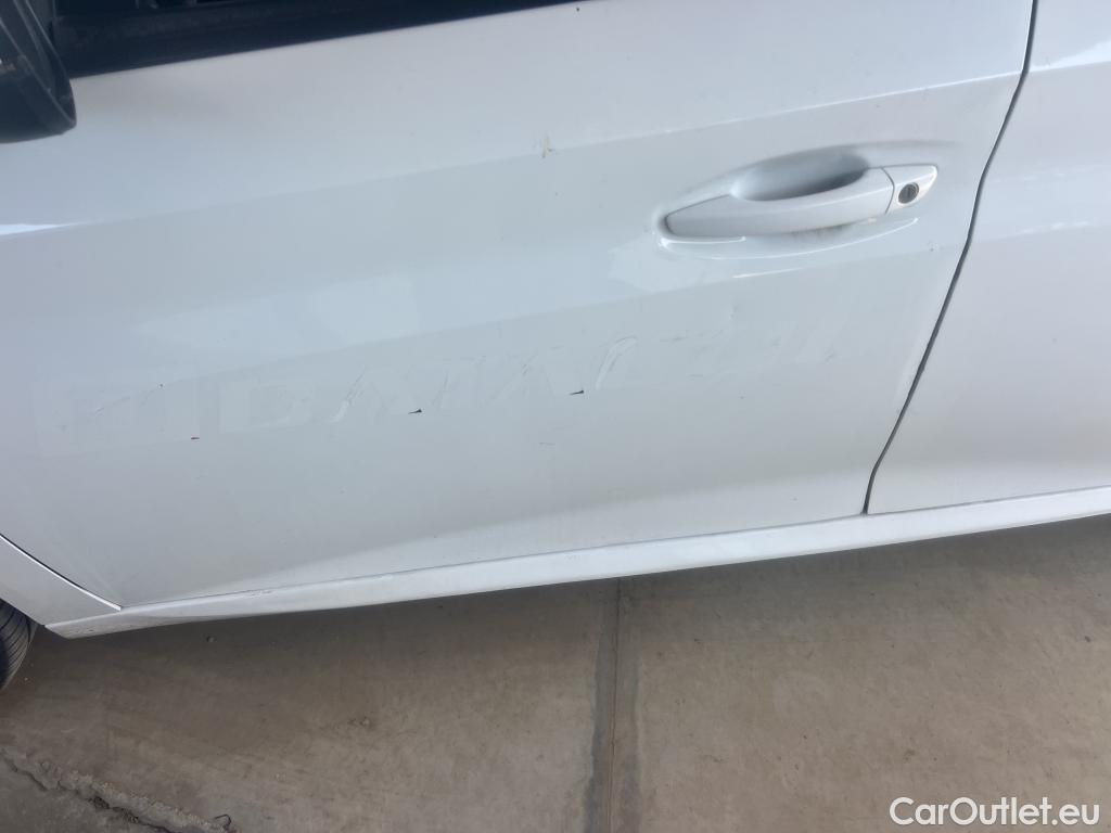  Peugeot  208 PEUGEOT  / 2019 / 5P / berlina con portón BlueHDi 73kW (100CV) Active #20