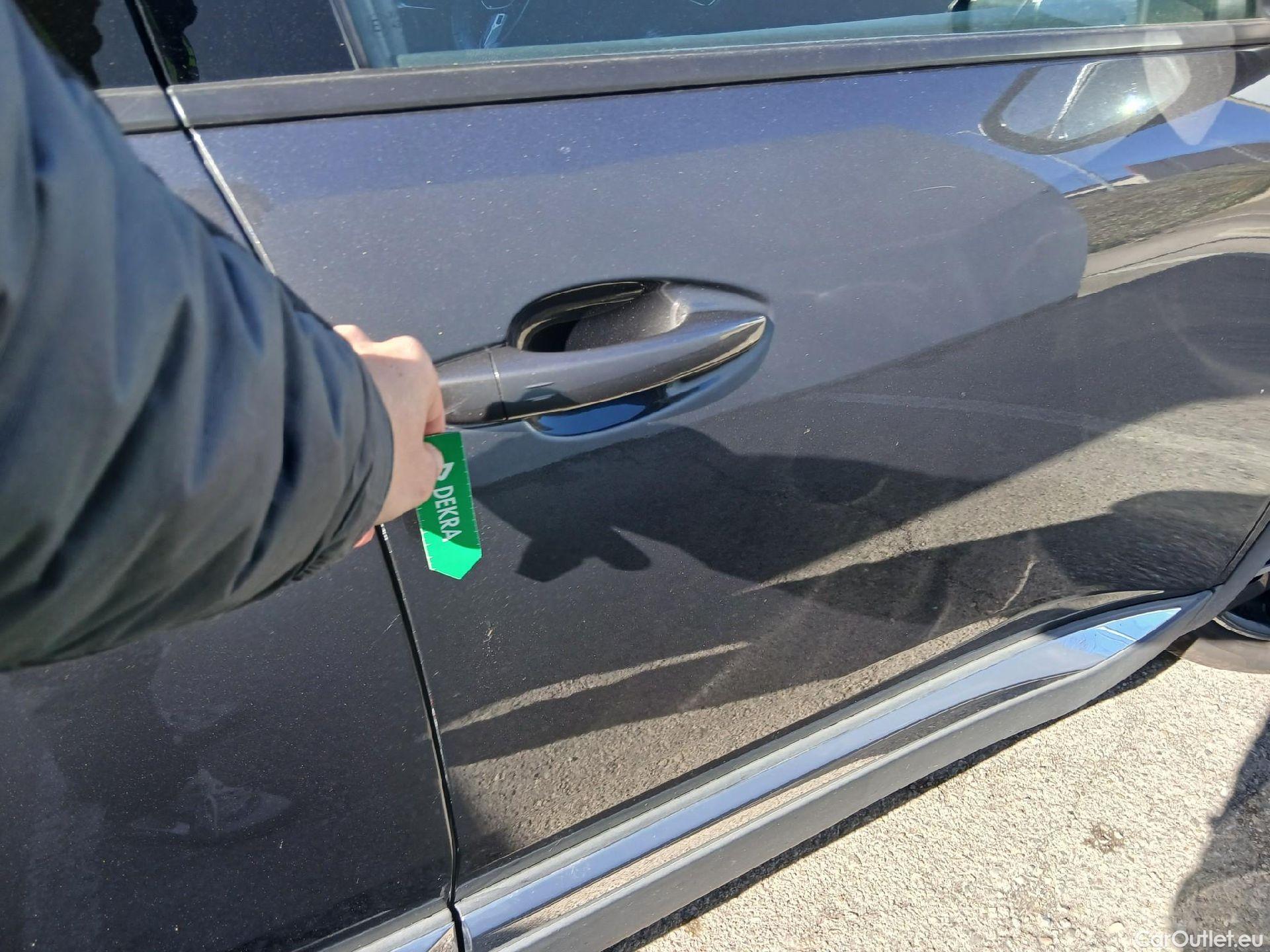  Peugeot  3008 PEUGEOT  Hybrid / 2020 / 5P / todoterreno 225 e-EAT8 Allure (AC2) #30