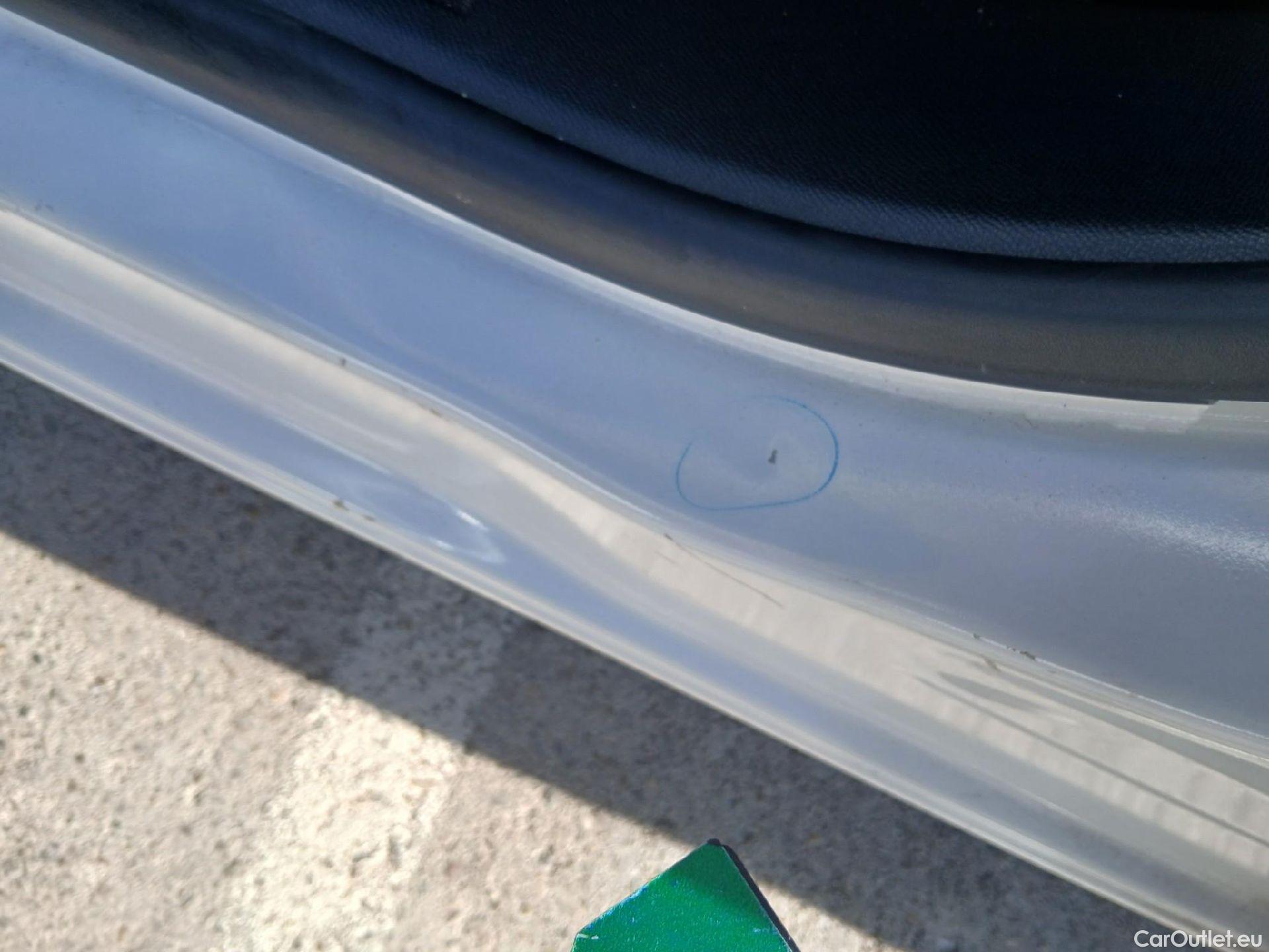  Peugeot  2008 PEUGEOT  / 2019 / 5P / todoterreno Active BlueHDI 81kW (110CV) #24