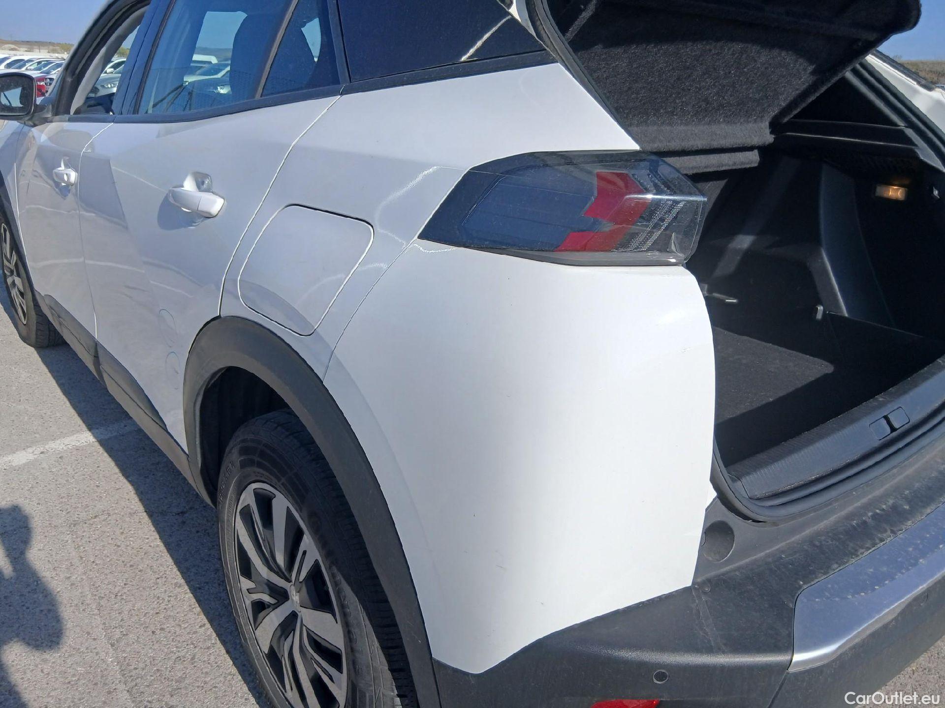  Peugeot  2008 PEUGEOT  / 2019 / 5P / todoterreno Active BlueHDI 81kW (110CV) #28