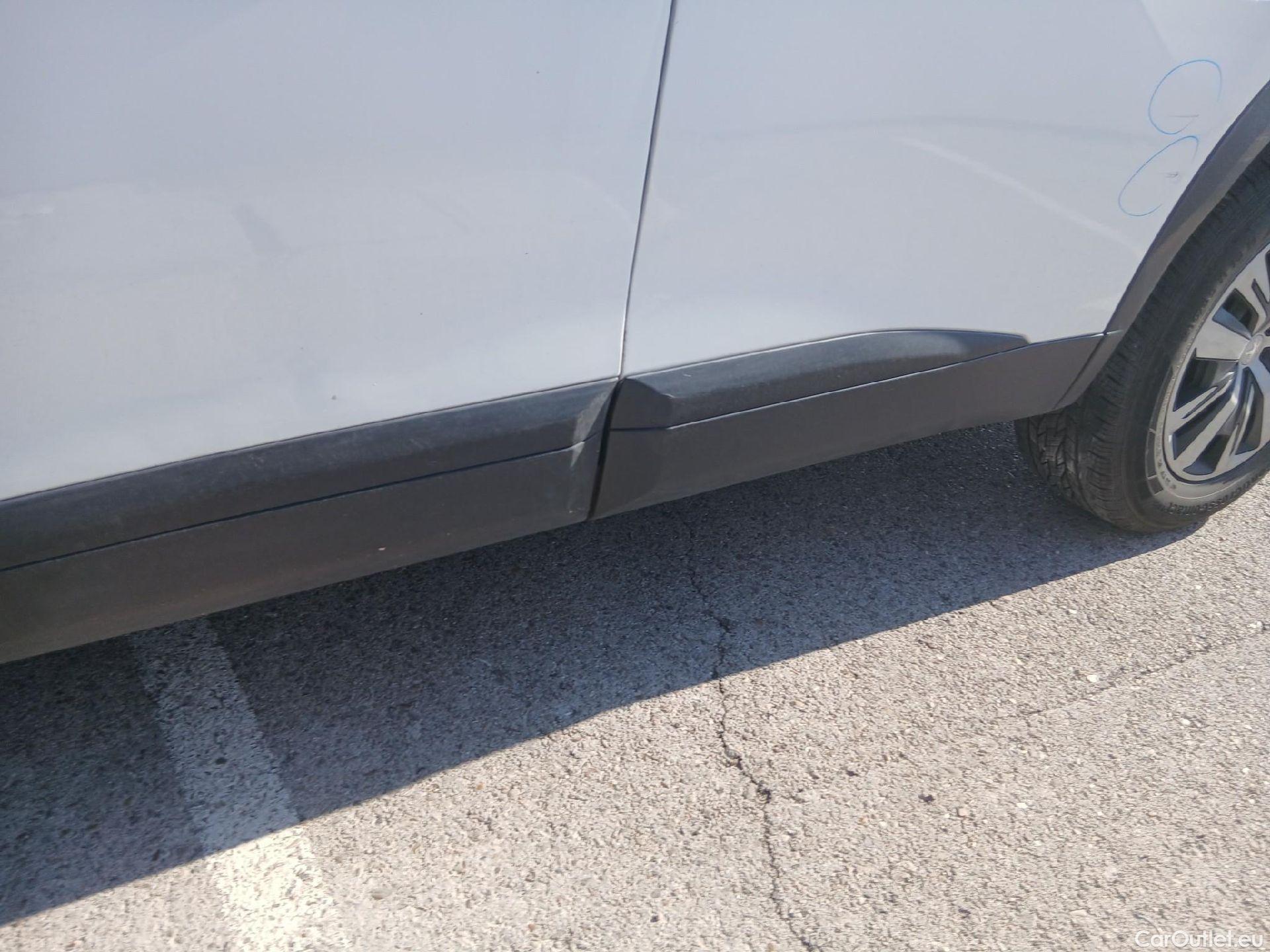  Peugeot  2008 PEUGEOT  / 2019 / 5P / todoterreno Active BlueHDI 81kW (110CV) #19