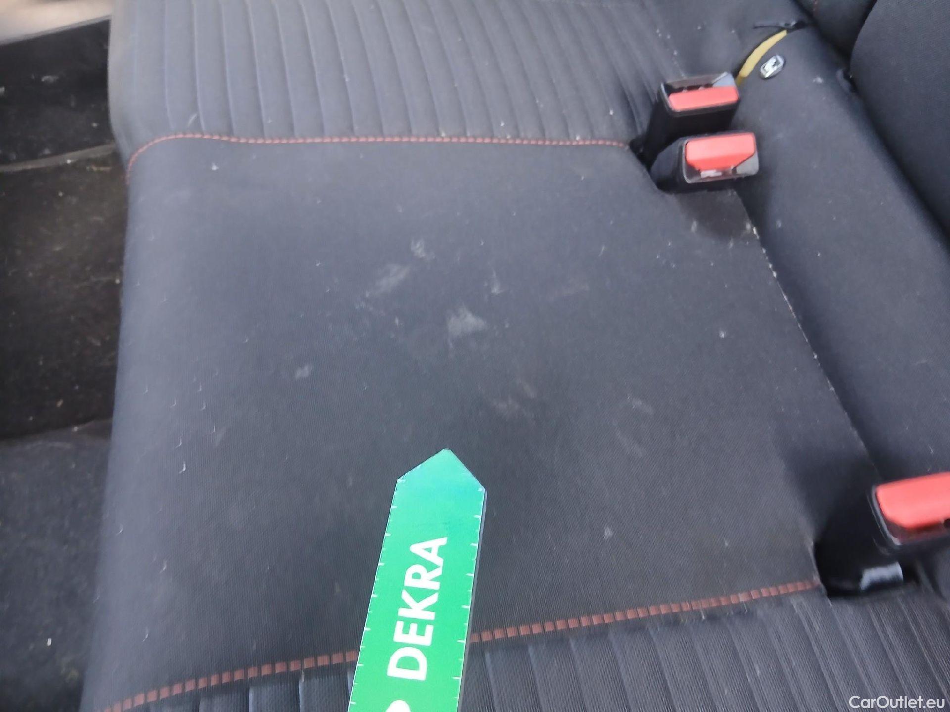  Peugeot  2008 PEUGEOT  / 2019 / 5P / todoterreno Active BlueHDI 81kW (110CV) #22