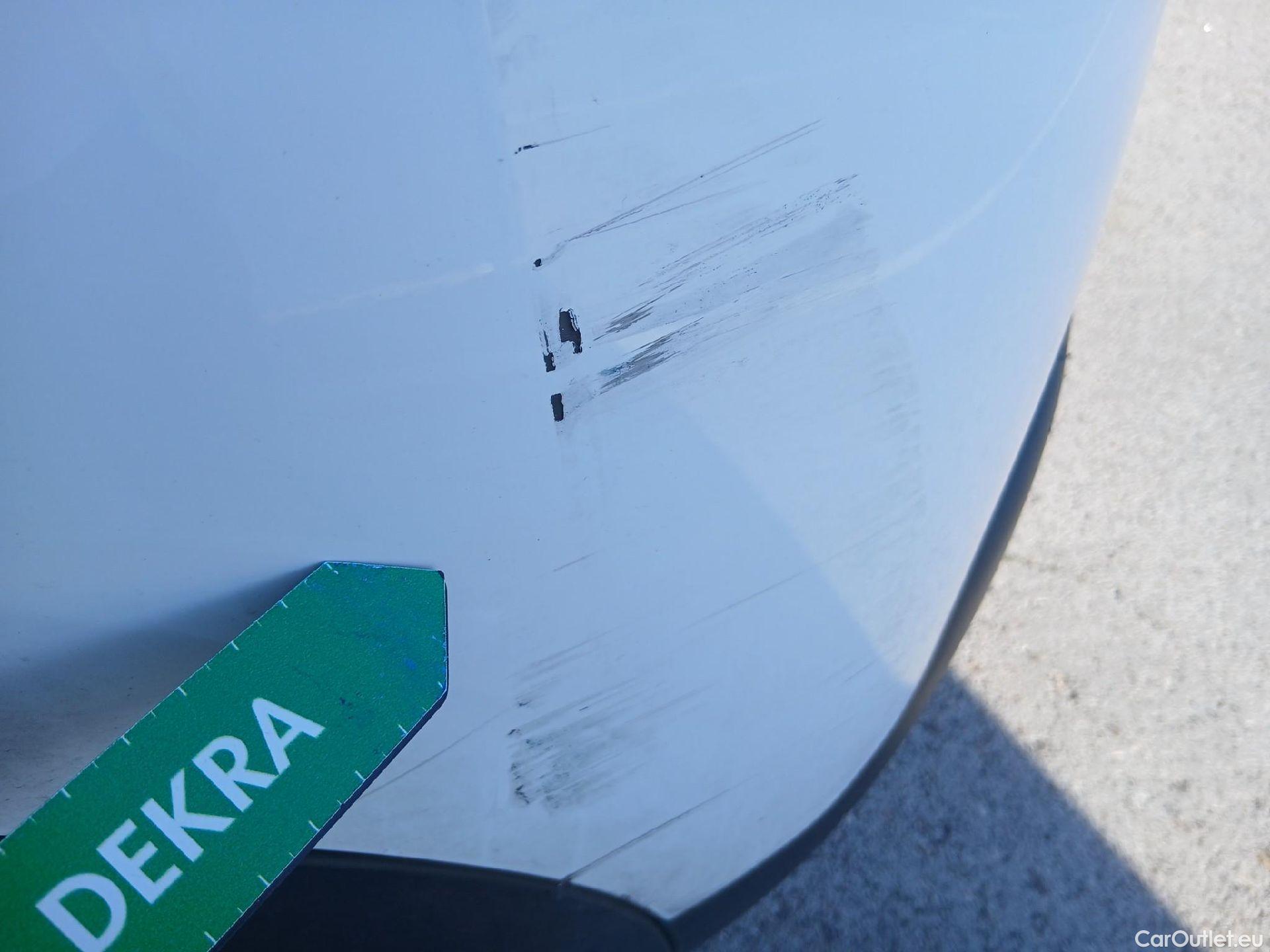  Peugeot  2008 PEUGEOT  / 2019 / 5P / todoterreno Active BlueHDI 81kW (110CV) #28