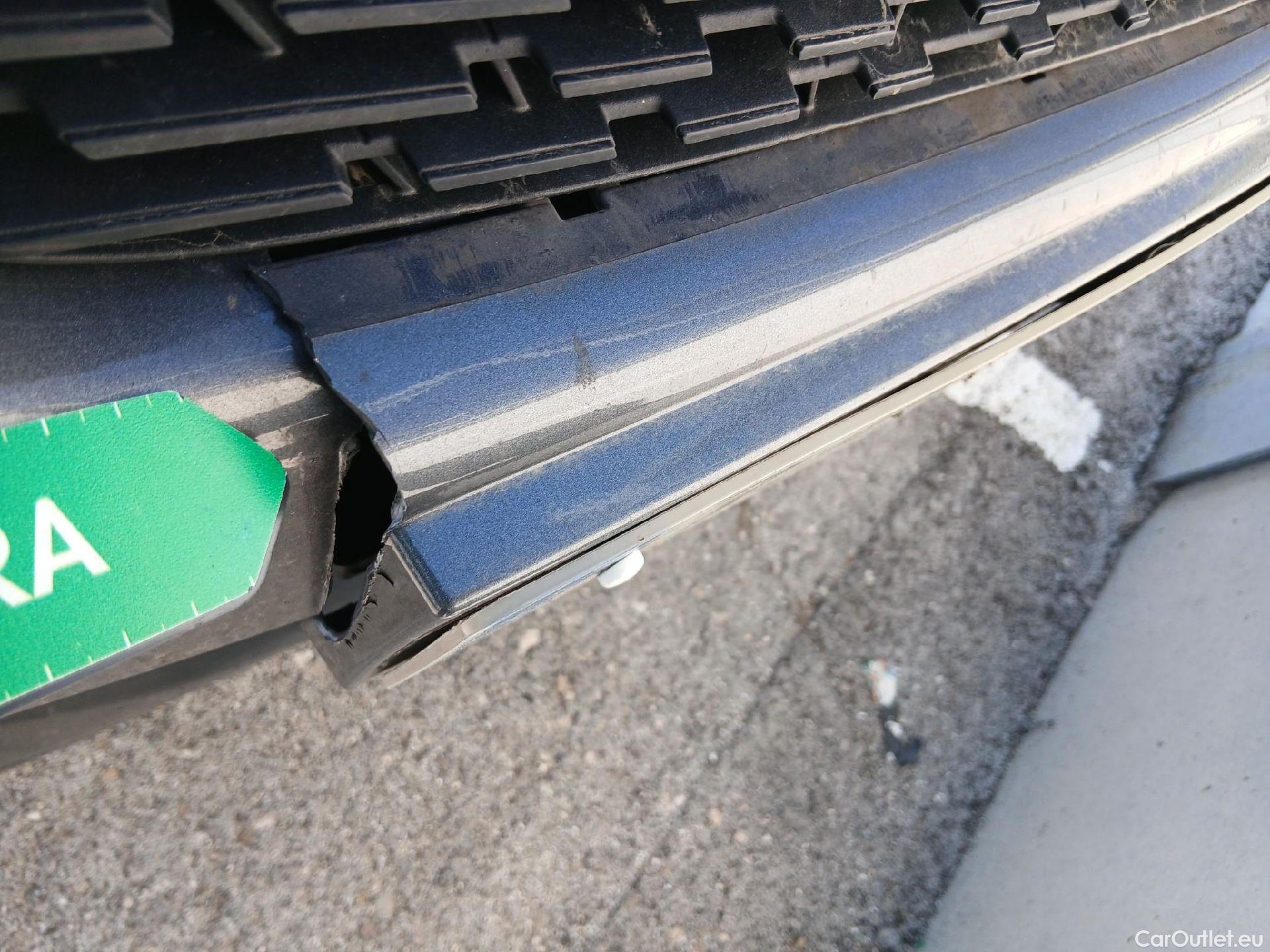  Peugeot  2008 PEUGEOT  / 2019 / 5P / todoterreno Active BlueHDI 81kW (110CV) #5