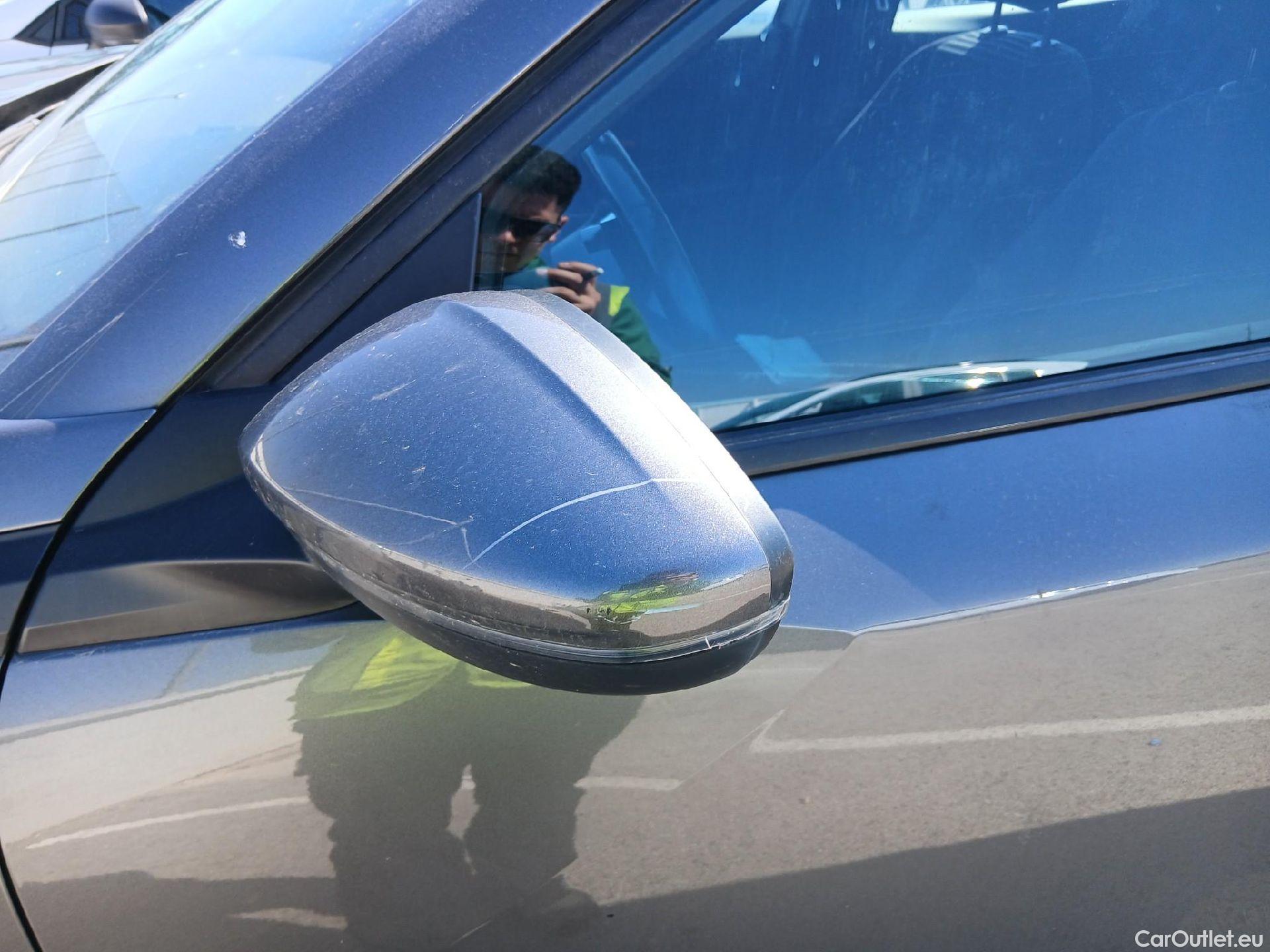  Peugeot  2008 PEUGEOT  / 2019 / 5P / todoterreno Active BlueHDI 81kW (110CV) #14