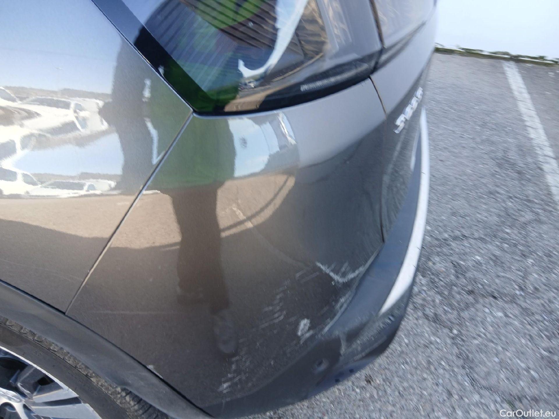  Peugeot  3008 PEUGEOT  Hybrid / 2020 / 5P / todoterreno 225 e-EAT8 Allure (AC2) #15