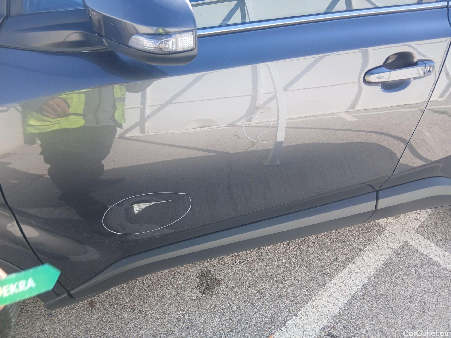  Toyota  C-HR TOYOTA  / 2019 / 5P / todoterreno 1.8 125H Advance #20