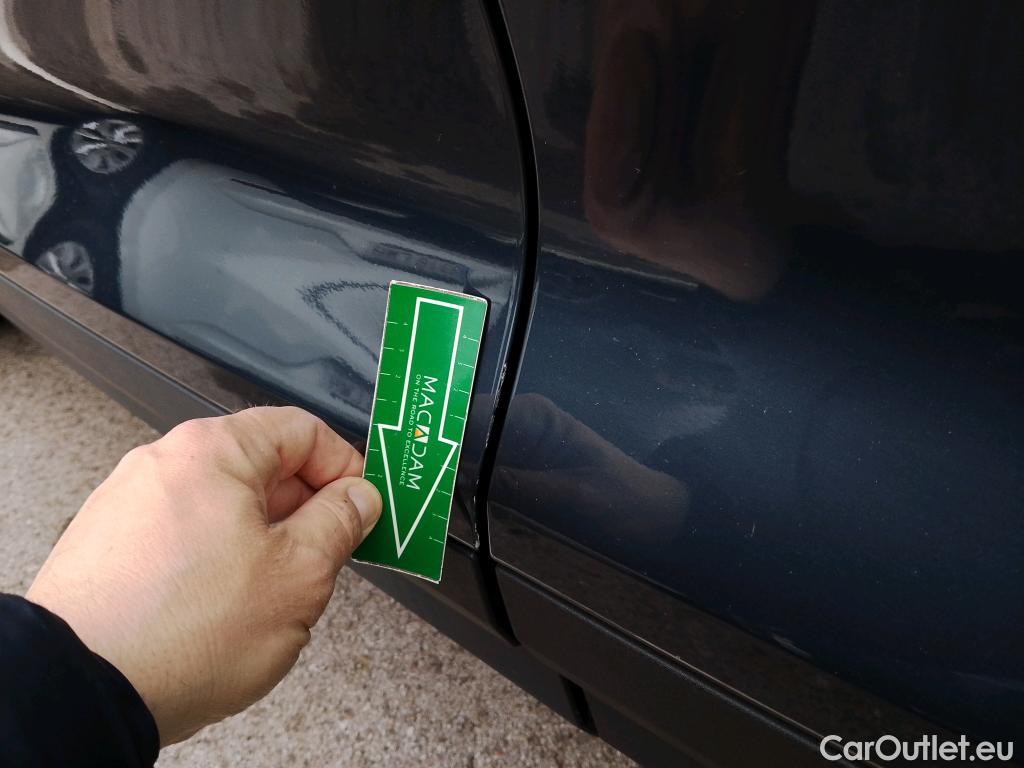  Volvo  XC 40 VOLVO XC40 / 2017 / 5P / todoterreno 2.0 B4 G AWD R-Design Auto #4