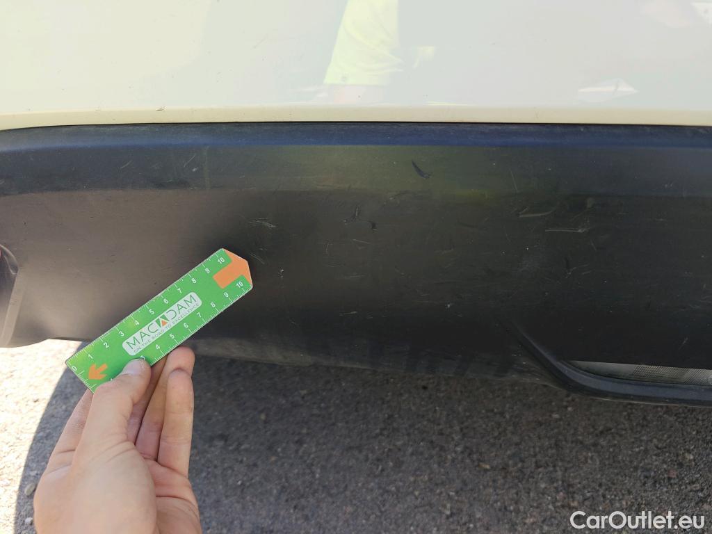  Toyota  Yaris TOYOTA  / 2020 / 5P / berlina con portón 1.5 120H Business Plus #27