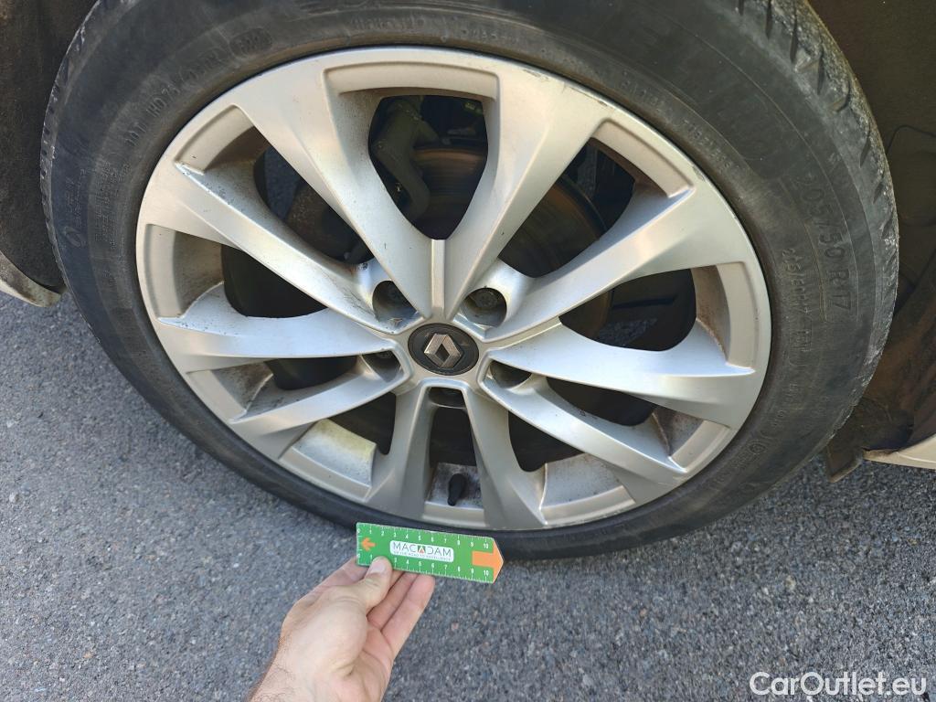  Renault  Megane RENAULT Mégane / 2015 / 5P / familiar Sp. Tourer Zen En. dCi 81kW (110CV) #59