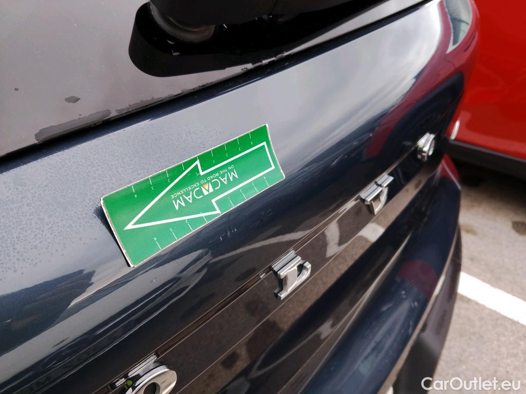  Volvo  XC 40 VOLVO XC40 / 2017 / 5P / todoterreno 2.0 B4 G AWD R-Design Auto #2