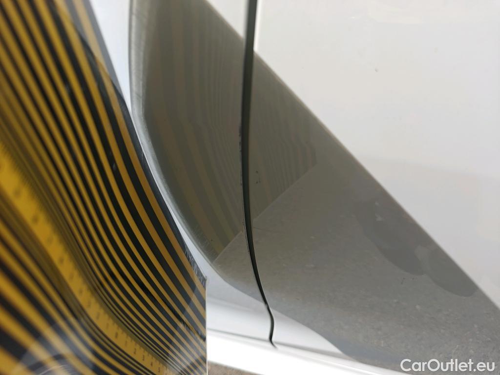  Toyota  Yaris TOYOTA  / 2020 / 5P / berlina con portón 1.5 120H Business Plus #14