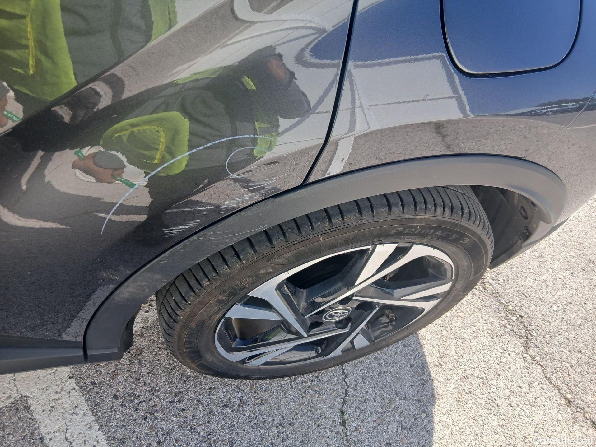  Toyota  C-HR TOYOTA  / 2019 / 5P / todoterreno 1.8 125H Advance #23