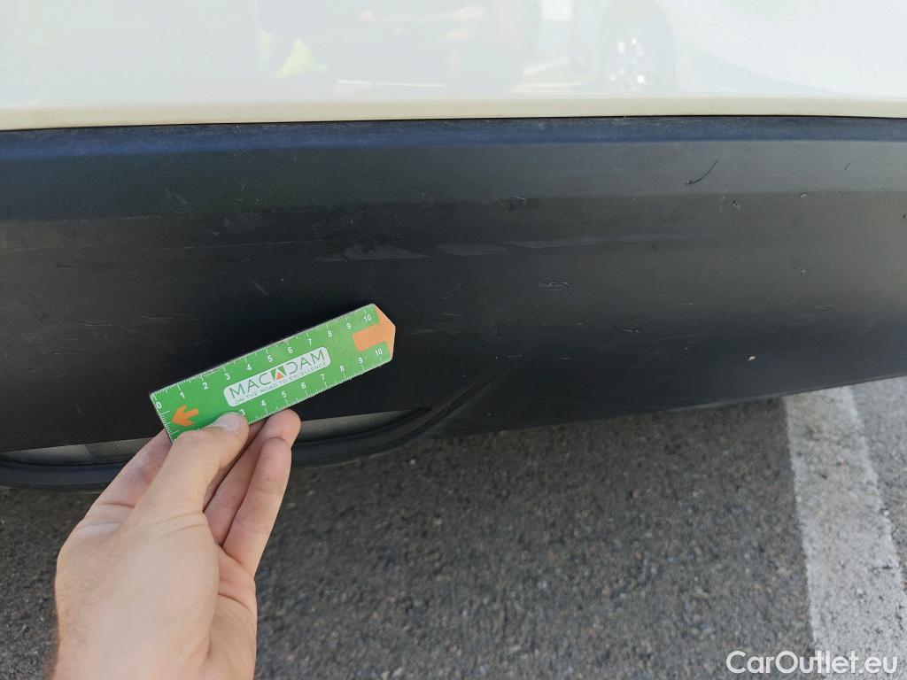  Toyota  Yaris TOYOTA  / 2020 / 5P / berlina con portón 1.5 120H Business Plus #26