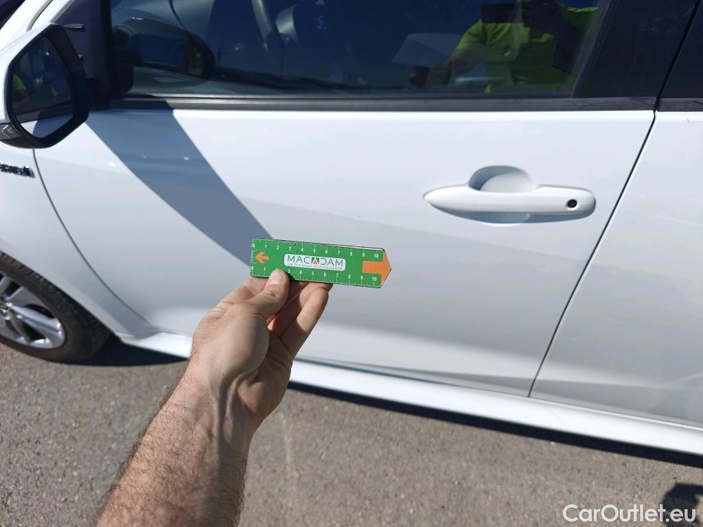  Toyota  Yaris TOYOTA  / 2020 / 5P / berlina con portón 1.5 120H Business Plus #11