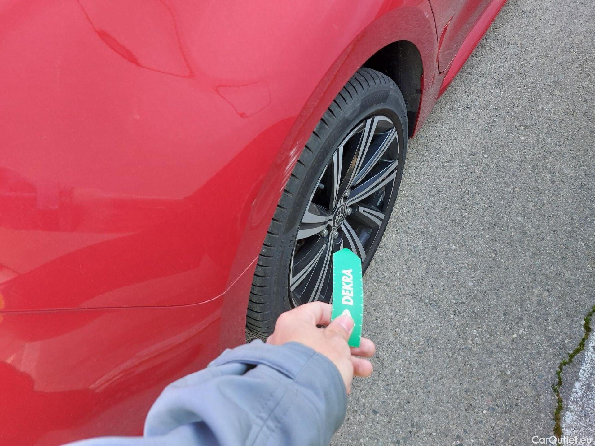  Toyota  Corolla TOYOTA  / 2019 / 5P / familiar 2.0 180H STYLE E-CVT TOURING SPORT #19