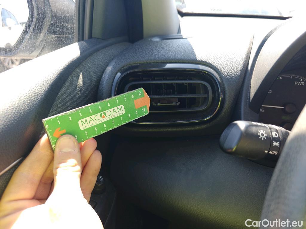  Toyota  Yaris TOYOTA  / 2020 / 5P / berlina con portón 1.5 120H Business Plus #44