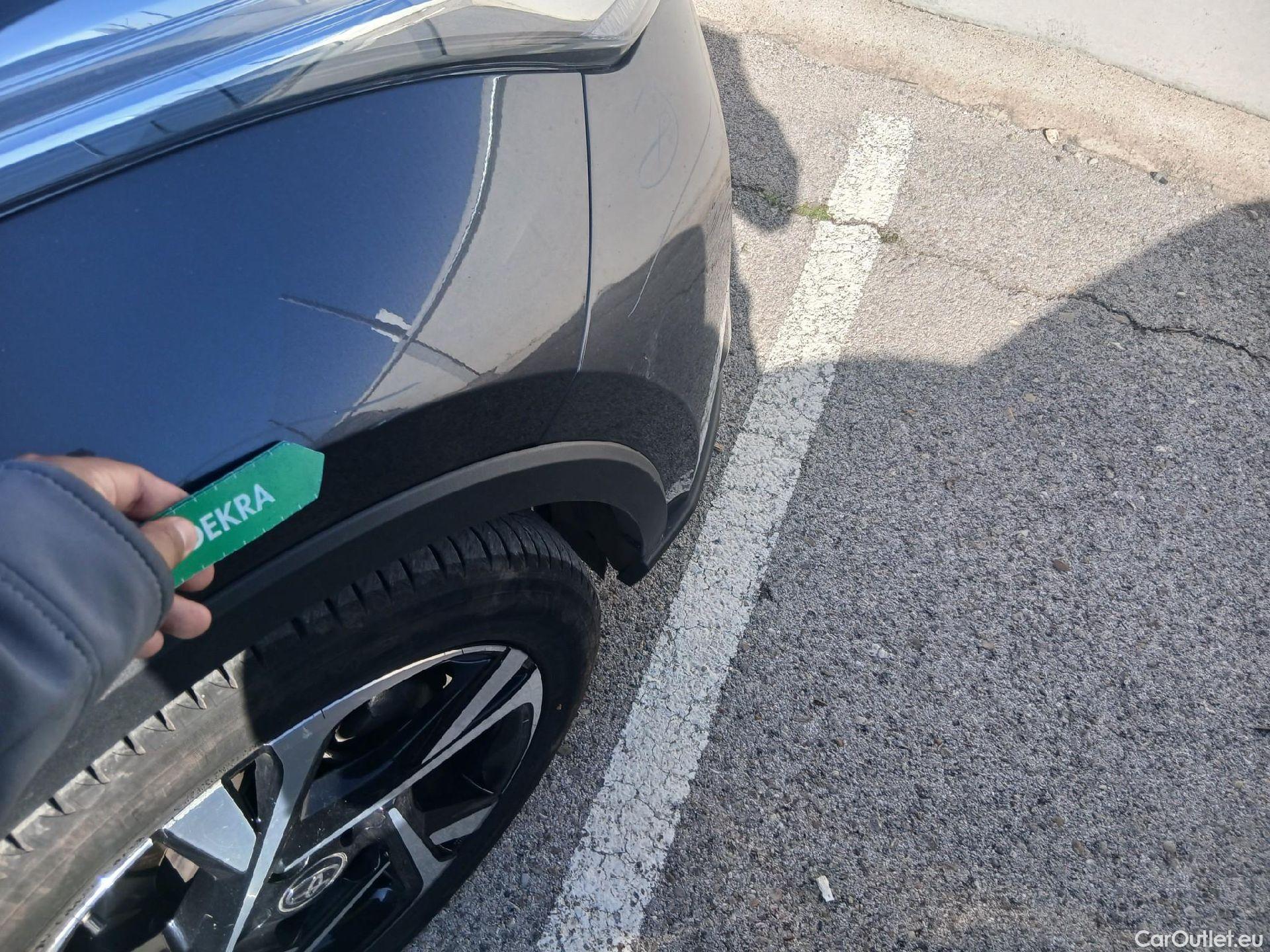  Toyota  C-HR TOYOTA  / 2019 / 5P / todoterreno 1.8 125H Advance #35