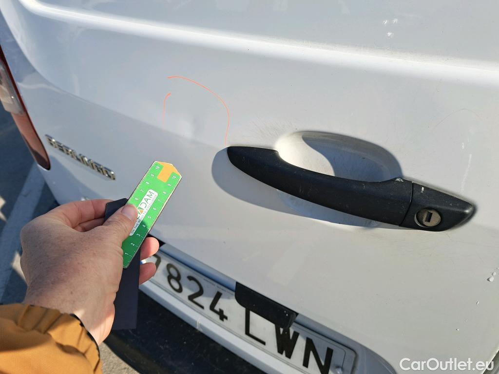  Citroen  Berlingo CITROEN  / 2018 / 4P / furgón derivado de turismo Talla M BlueHDi 100 CLUB #7