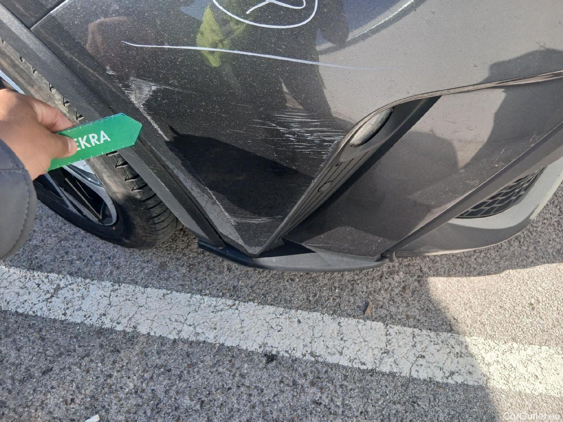  Toyota  C-HR TOYOTA  / 2019 / 5P / todoterreno 1.8 125H Advance #4