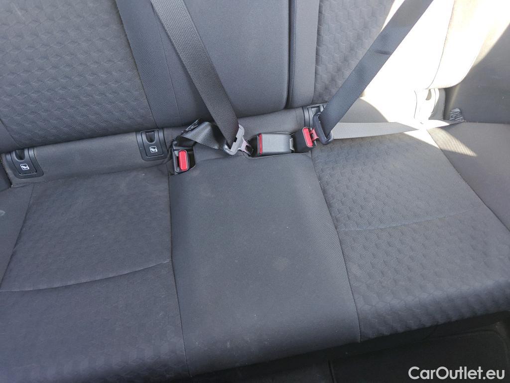  Toyota  Yaris TOYOTA  / 2020 / 5P / berlina con portón 1.5 120H Business Plus #42