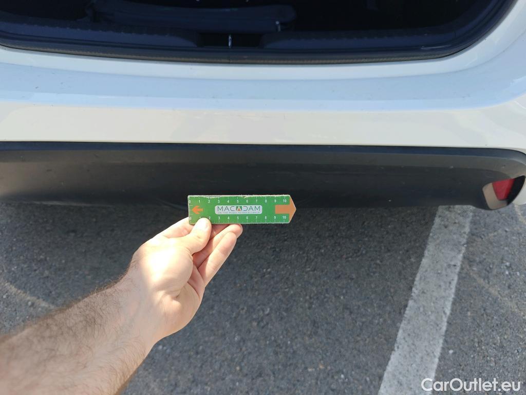  Toyota  Yaris TOYOTA  / 2020 / 5P / berlina con portón 1.5 120H Business Plus #24