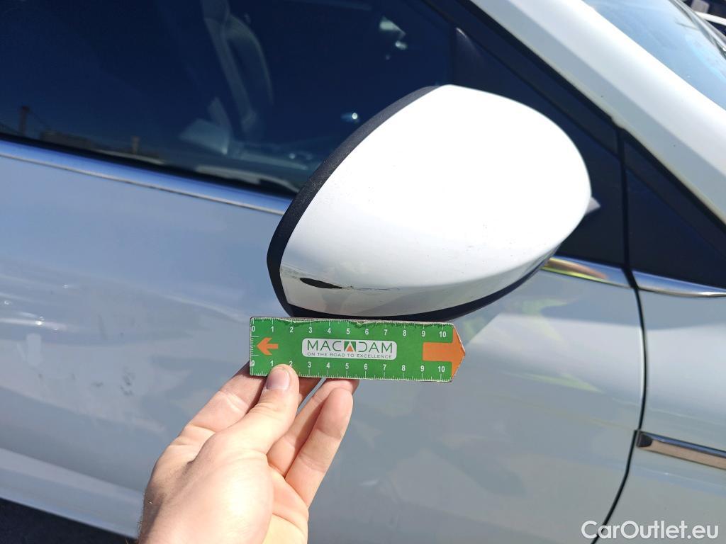  Renault  Megane RENAULT Mégane / 2015 / 5P / familiar Sp. Tourer Zen En. dCi 81kW (110CV) #53