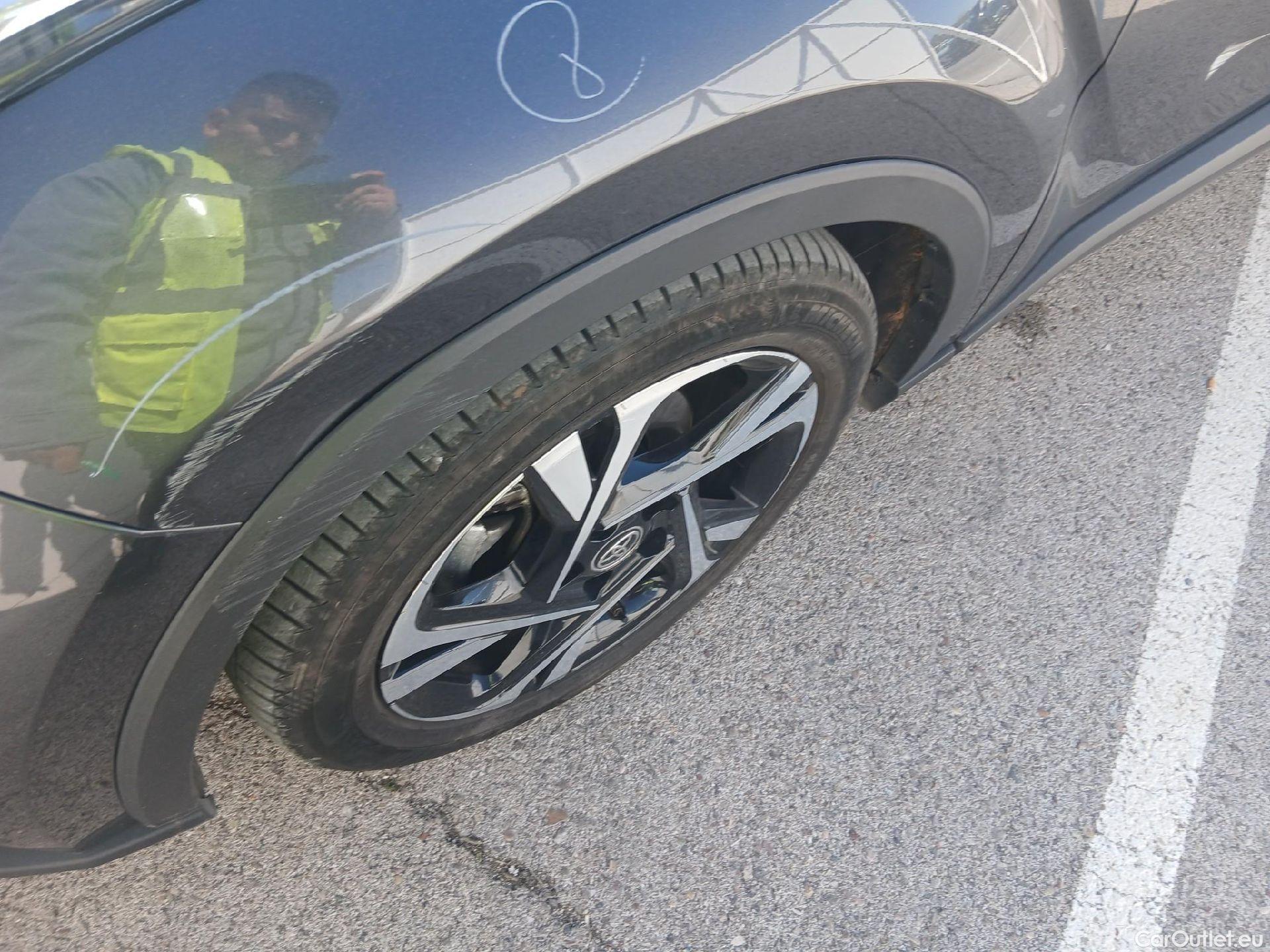  Toyota  C-HR TOYOTA  / 2019 / 5P / todoterreno 1.8 125H Advance #14