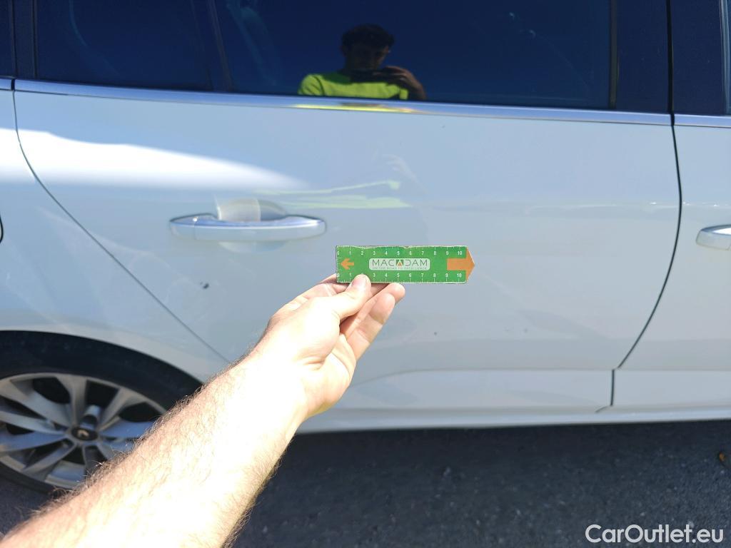  Renault  Megane RENAULT Mégane / 2015 / 5P / familiar Sp. Tourer Zen En. dCi 81kW (110CV) #28