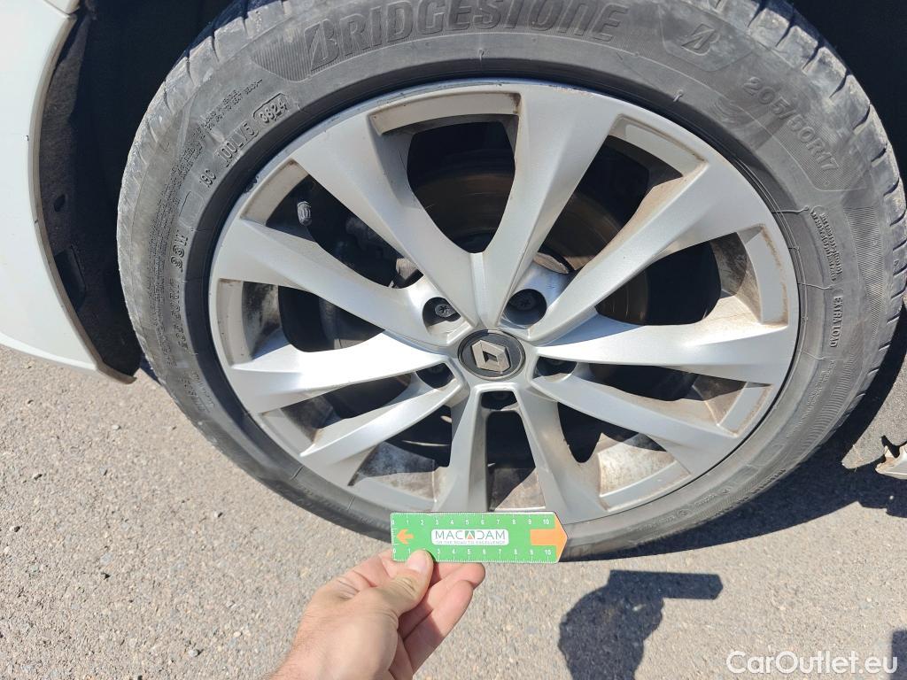  Renault  Megane RENAULT Mégane / 2015 / 5P / familiar Sp. Tourer Zen En. dCi 81kW (110CV) #55