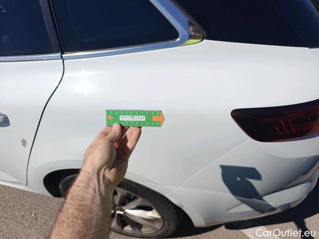  Renault  Megane RENAULT Mégane / 2015 / 5P / familiar Sp. Tourer Zen En. dCi 81kW (110CV) #4