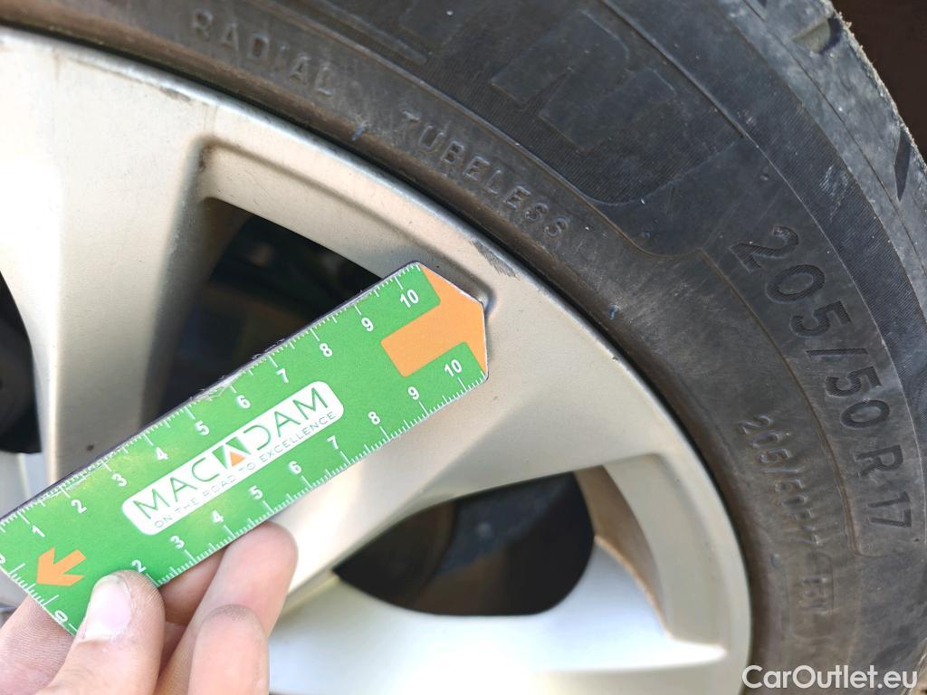  Renault  Megane RENAULT Mégane / 2015 / 5P / familiar Sp. Tourer Zen En. dCi 81kW (110CV) #60