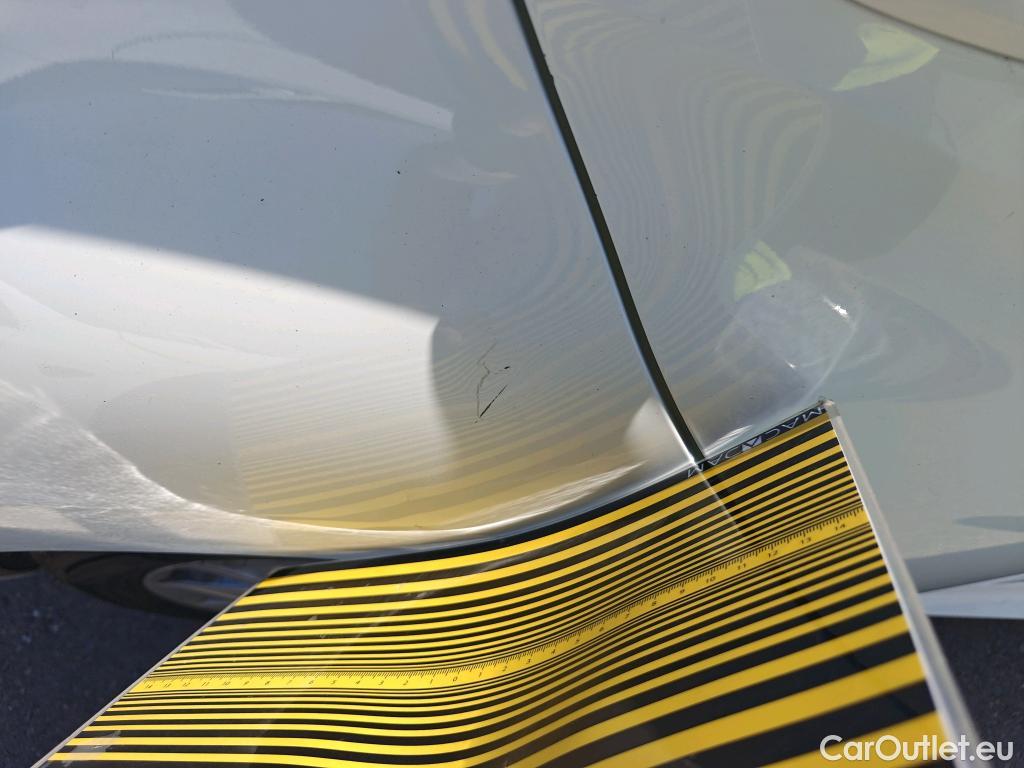  Toyota  Yaris TOYOTA  / 2020 / 5P / berlina con portón 1.5 120H Business Plus #9