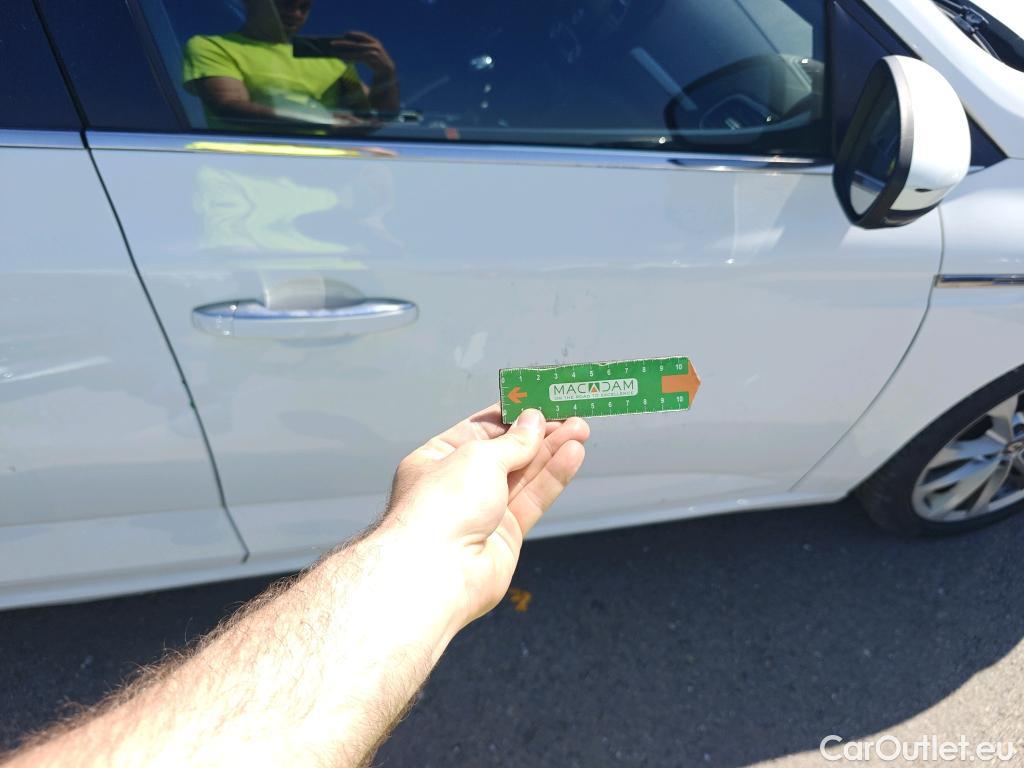  Renault  Megane RENAULT Mégane / 2015 / 5P / familiar Sp. Tourer Zen En. dCi 81kW (110CV) #8