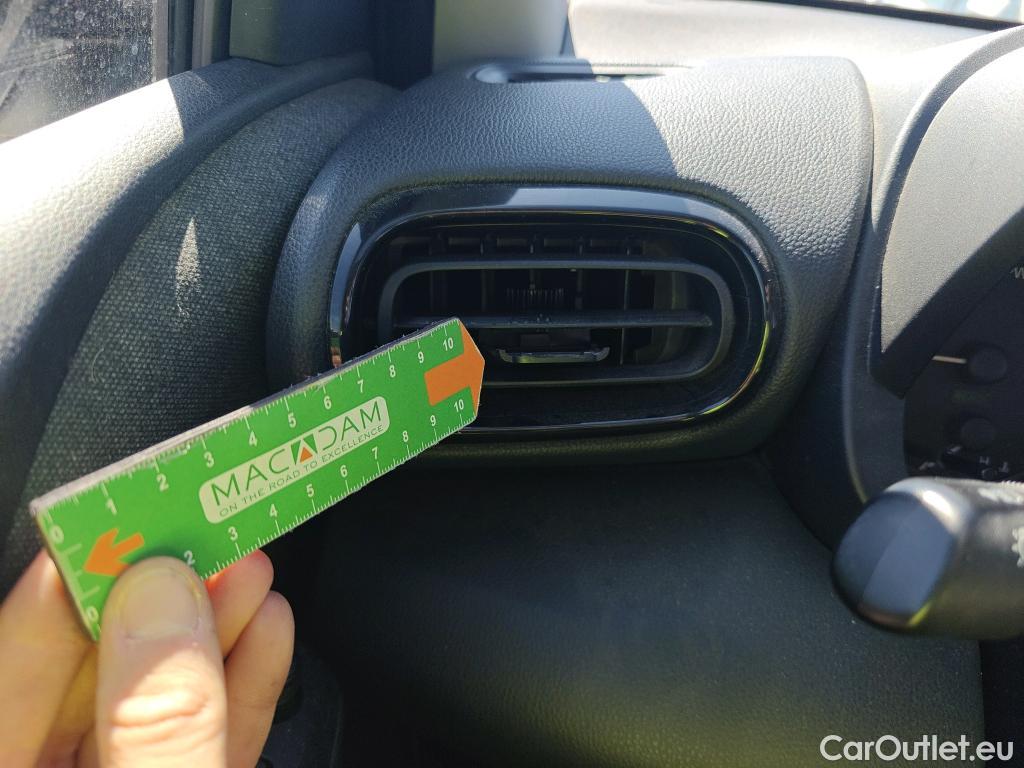  Toyota  Yaris TOYOTA  / 2020 / 5P / berlina con portón 1.5 120H Business Plus #45