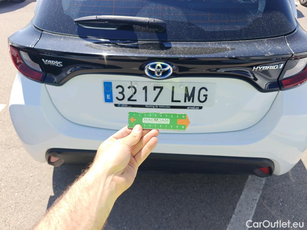  Toyota  Yaris TOYOTA  / 2020 / 5P / berlina con portón 1.5 120H Business Plus #48