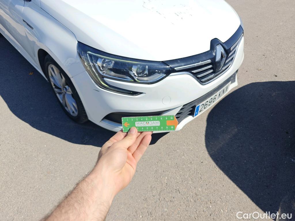  Renault  Megane RENAULT Mégane / 2015 / 5P / familiar Sp. Tourer Zen En. dCi 81kW (110CV) #49