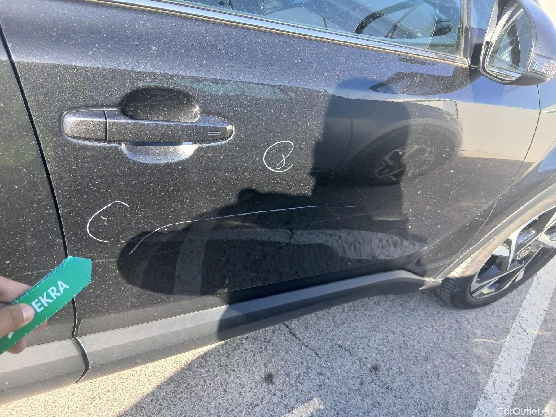  Toyota  C-HR TOYOTA  / 2019 / 5P / todoterreno 1.8 125H Advance #34