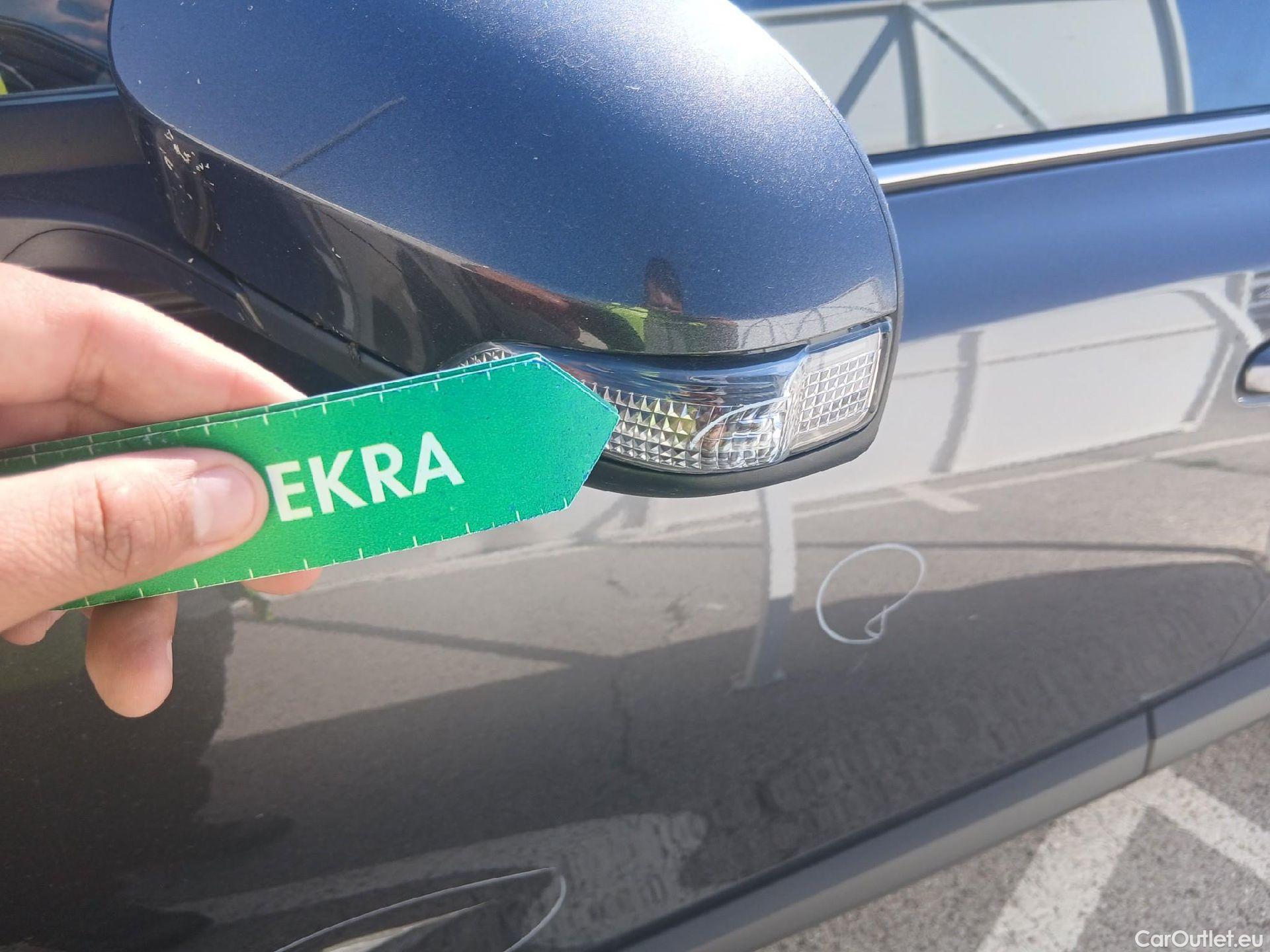  Toyota  C-HR TOYOTA  / 2019 / 5P / todoterreno 1.8 125H Advance #18