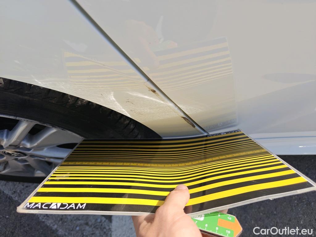  Toyota  Yaris TOYOTA  / 2020 / 5P / berlina con portón 1.5 120H Business Plus #10